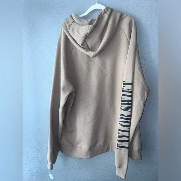TAYLOR SWIFT ERAS TOUR WOMEN'S BEIGE LONG SLEEVE HOODED SWEATSHIRT SIZE L - Picture 4 of 6